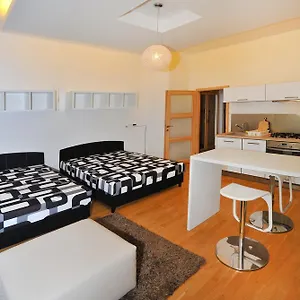 Elišky Krásnohorské Apartmán