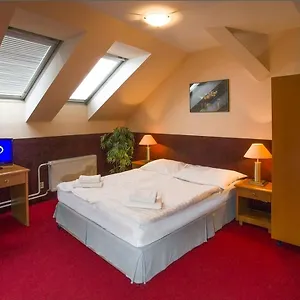 A Plus & Auberge de jeunesse